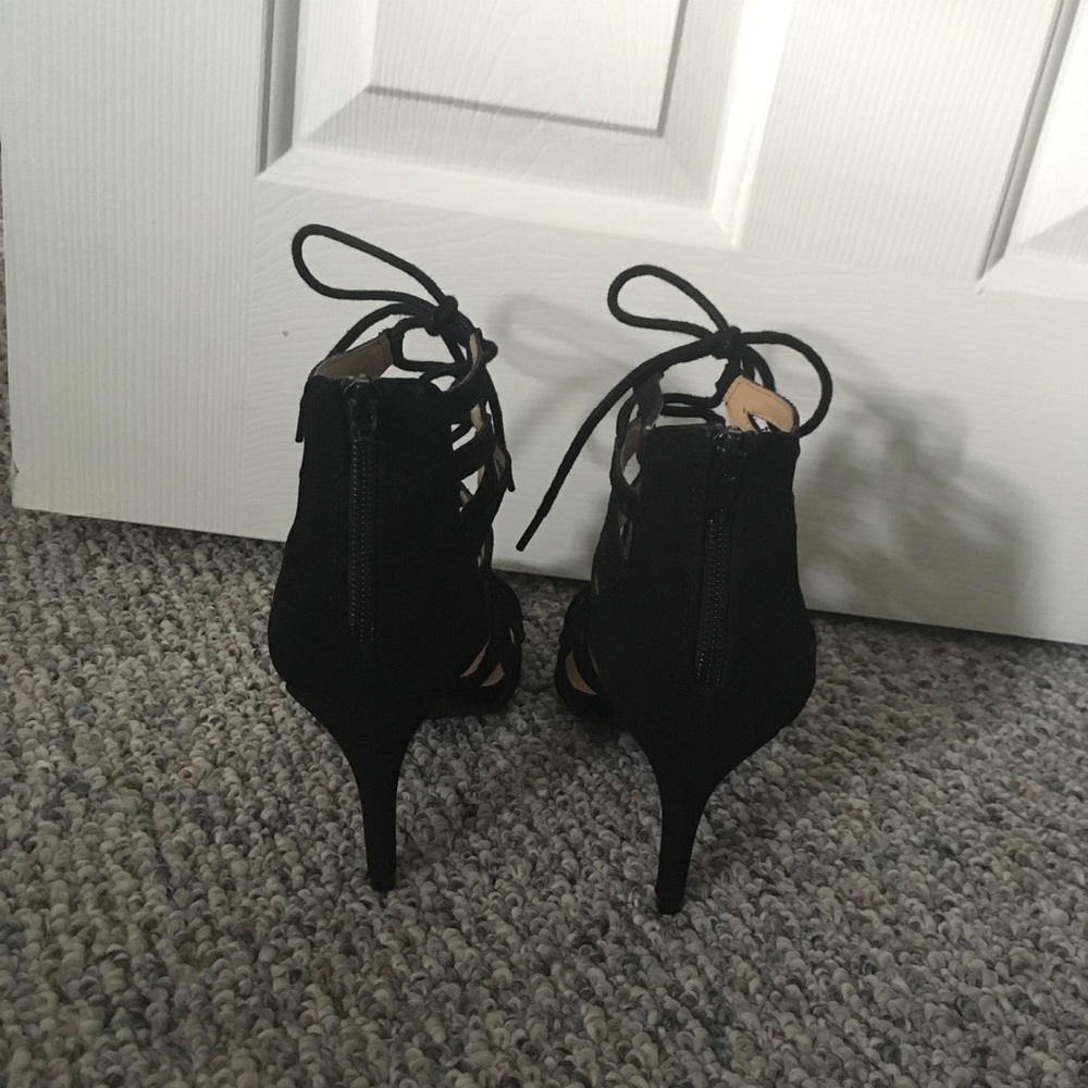 Report Heels - Picture 4 of 6